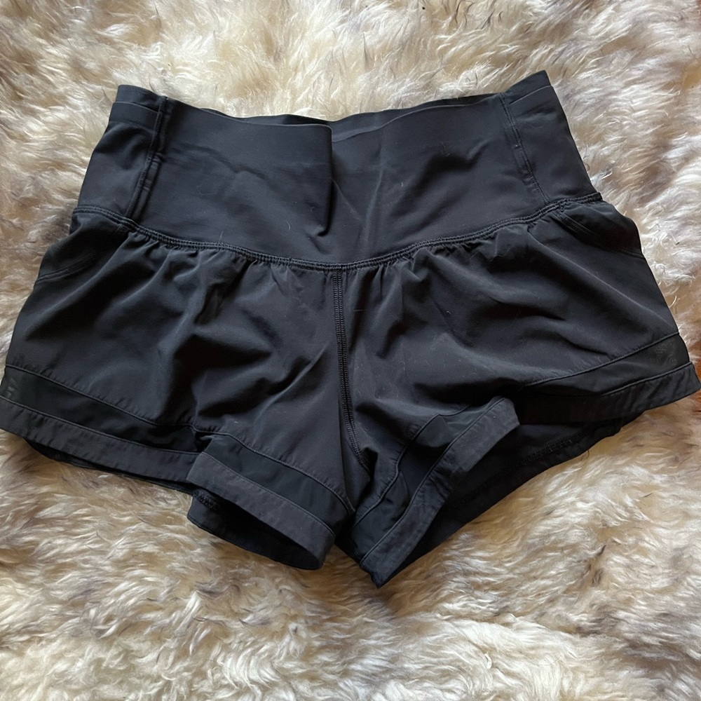🖤Lululemon black pace perfect shorts 🖤